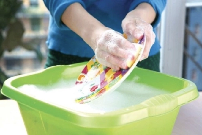 HÓA CHẤT "ẨN MÌNH" TRÊN BÁT DĨA TÀN PHÁ ĐƯỜNG RUỘT THẾ NÀO